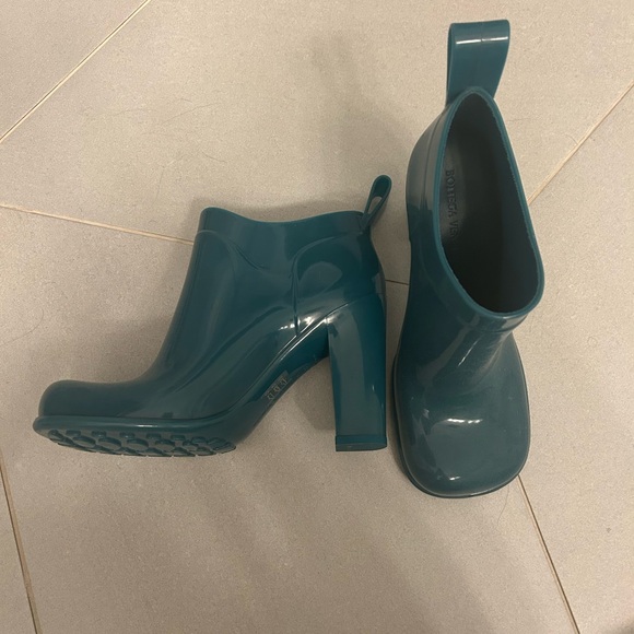Bottega Veneta Women Rubber Ankle Boots Blue - Size 38 - Picture 2 of 3